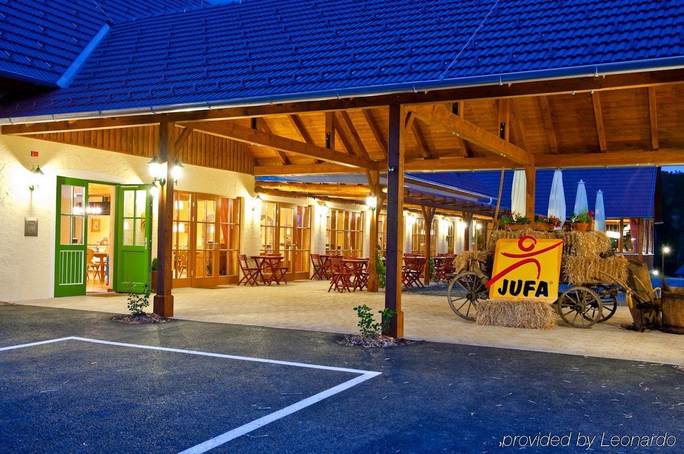 Jufa Hotel Tieschen Exterior photo